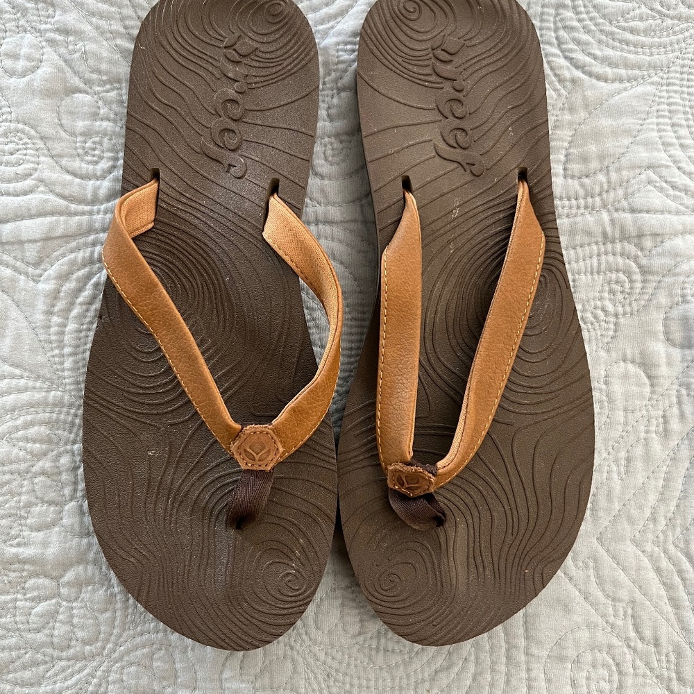 Reef Flip Flops with Brown Leather Strap, Size 9